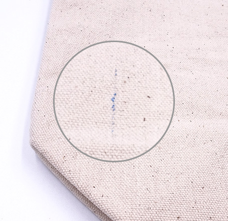 バッグの良品基準-生地織り工程で混在する本体色と異なる糸